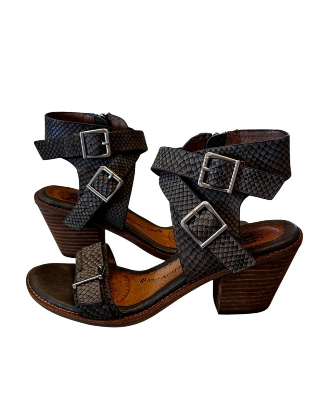 Söfft Gray Croc Embossed Leather Buckle Strap Block Heel Sandals Size 8